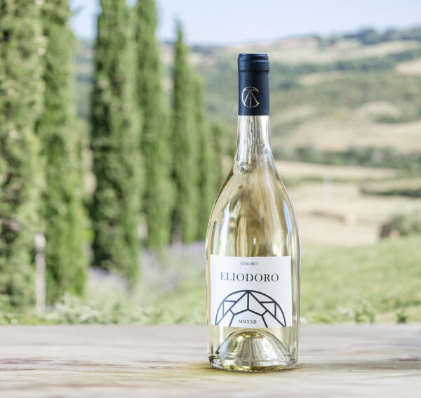 Tuscan eco wine Eliodoro Vermentino grapes