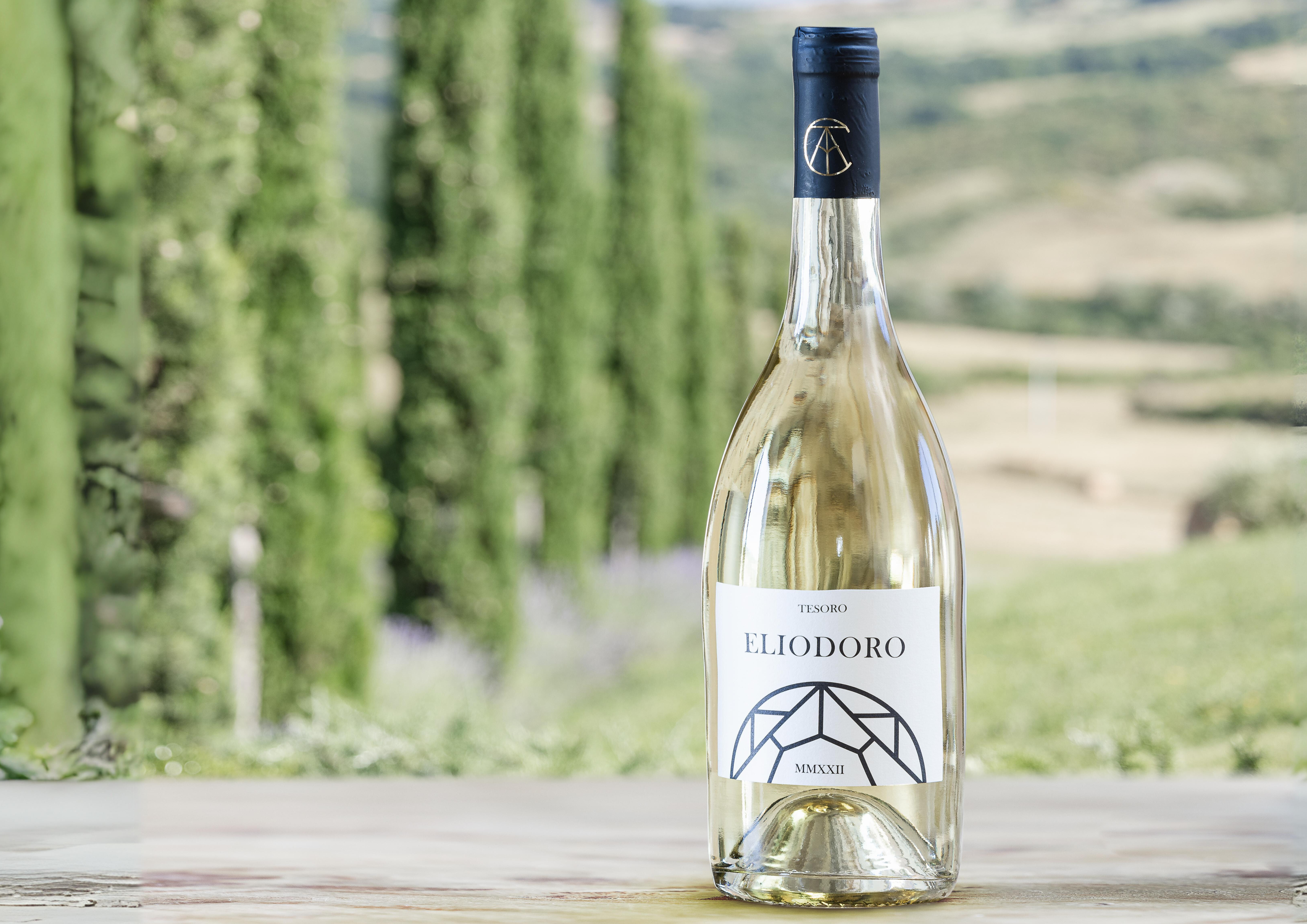 Tuscan eco wine Eliodoro Vermentino grapes